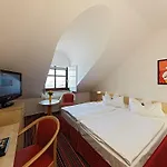 吉姆公园酒店 3*