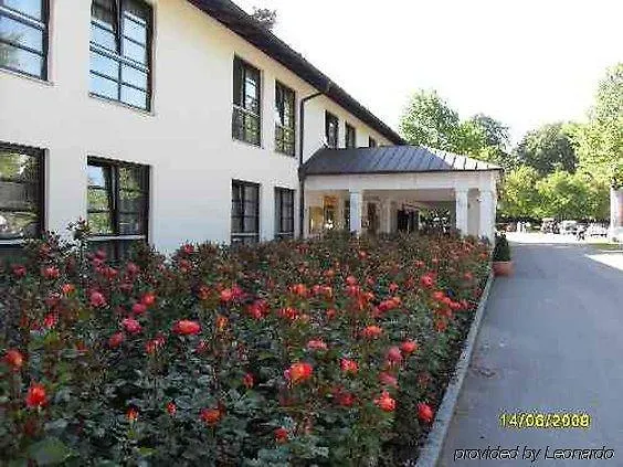 فندق Kim Im Park 3*